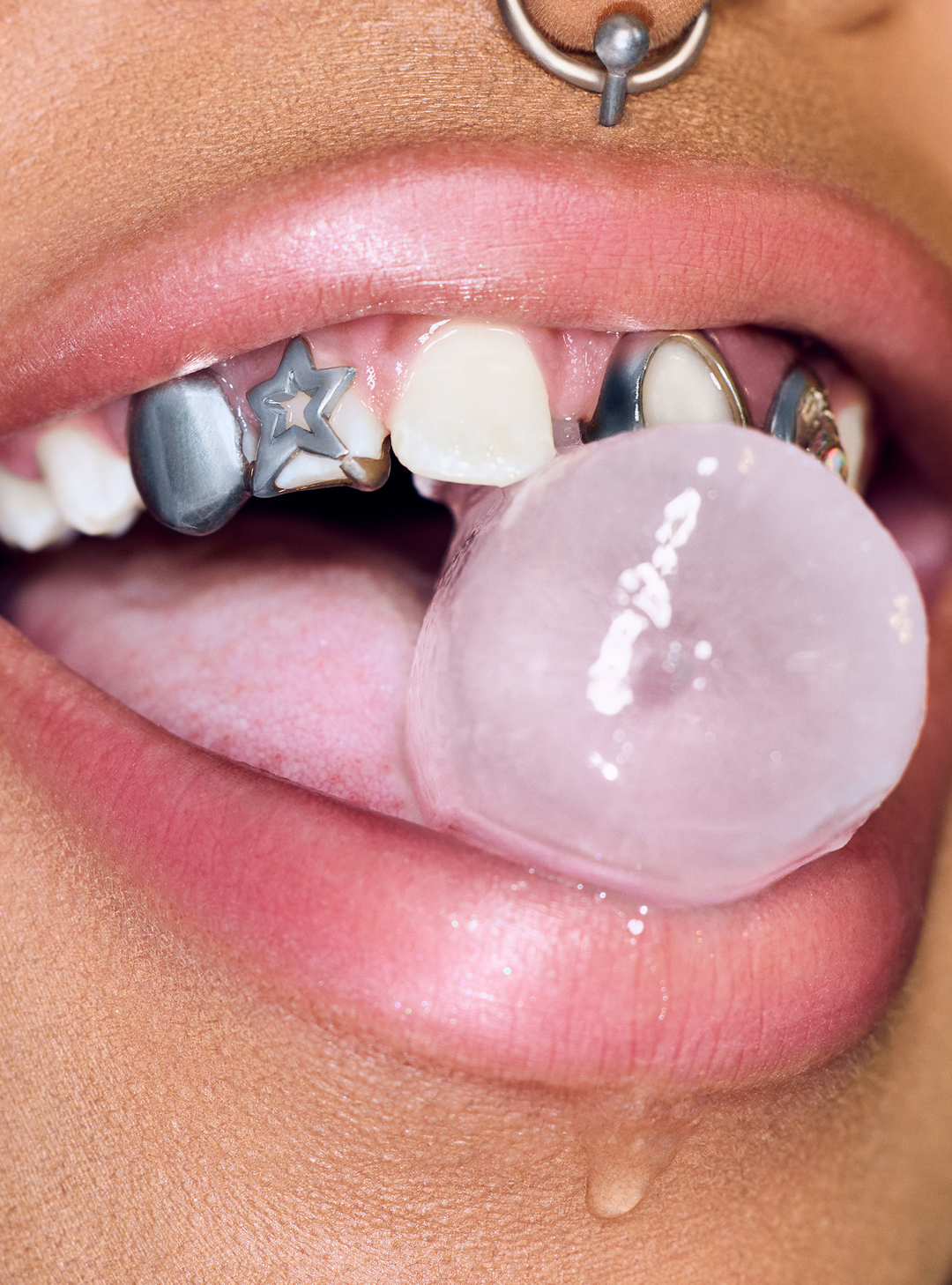 INVISIBLE EXTREME PLUMPING LIP LINER