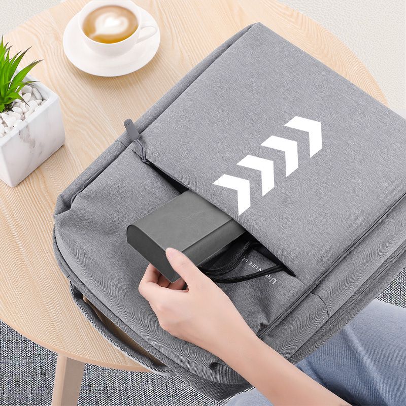 Custodia per occhiali minimalista in pelle rigida