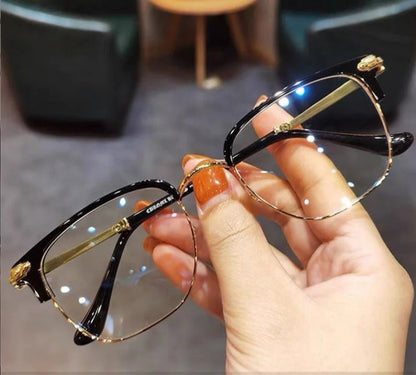 🔥Ultra Light Anti Blue Presbyopic Glasses(Comes with a Free Eyewear Case)