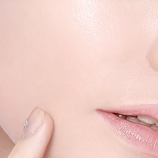 Lightweight & Breathable Cushion Foundation