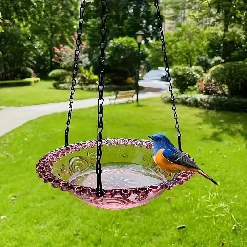 Hängendes Vogelhäuschen im Vintage-Stil & Badewanne