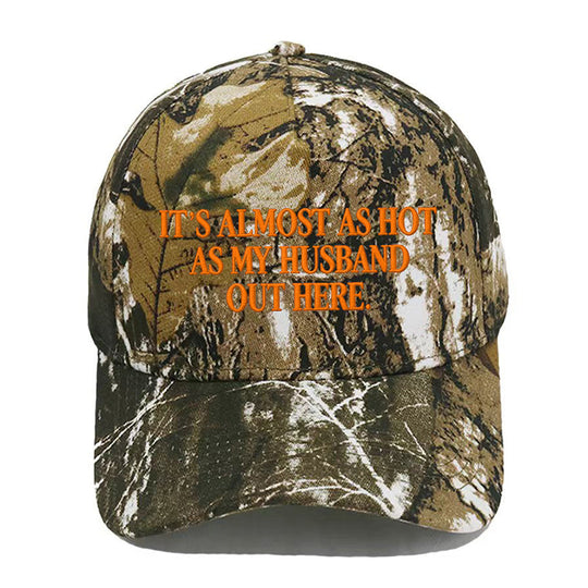 🧢 Color-block embroidered baseball cap—offers sun protection while making a bold style statement ☀️